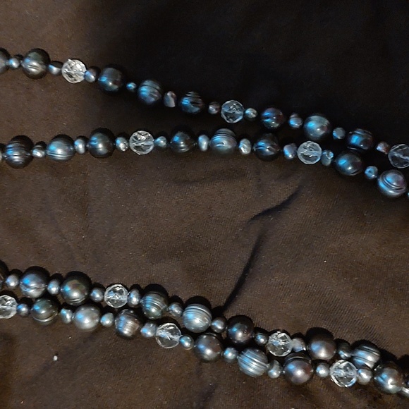 Mother of Pearl Necklace - Picture 2 of 4